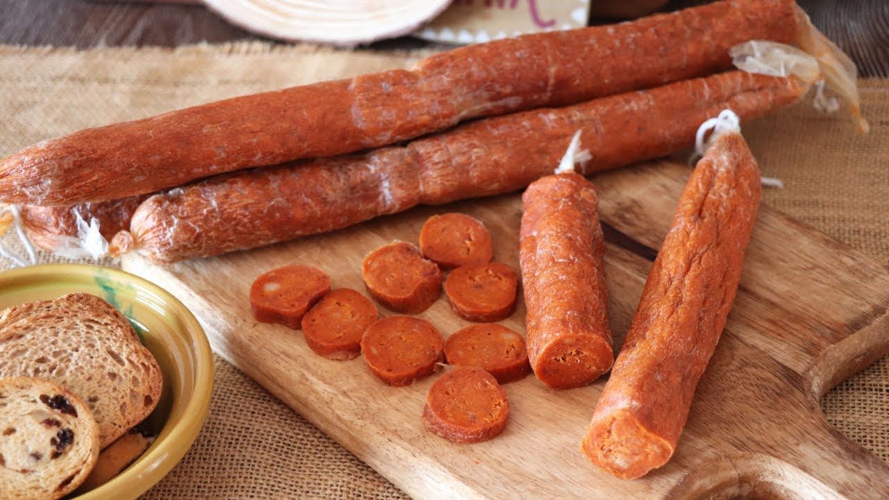 Muista valmistaa tämä grillissä: erot käsintehdyn chorizo-makkaran ja teollisesti valmistetun chorizon välillä.