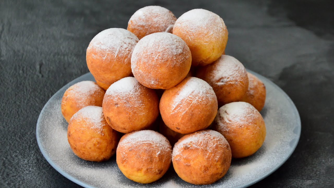 Ne ovat ilmavia ja pehmeitä. Donitsit valmistetaan vaniljakermajuustolla.