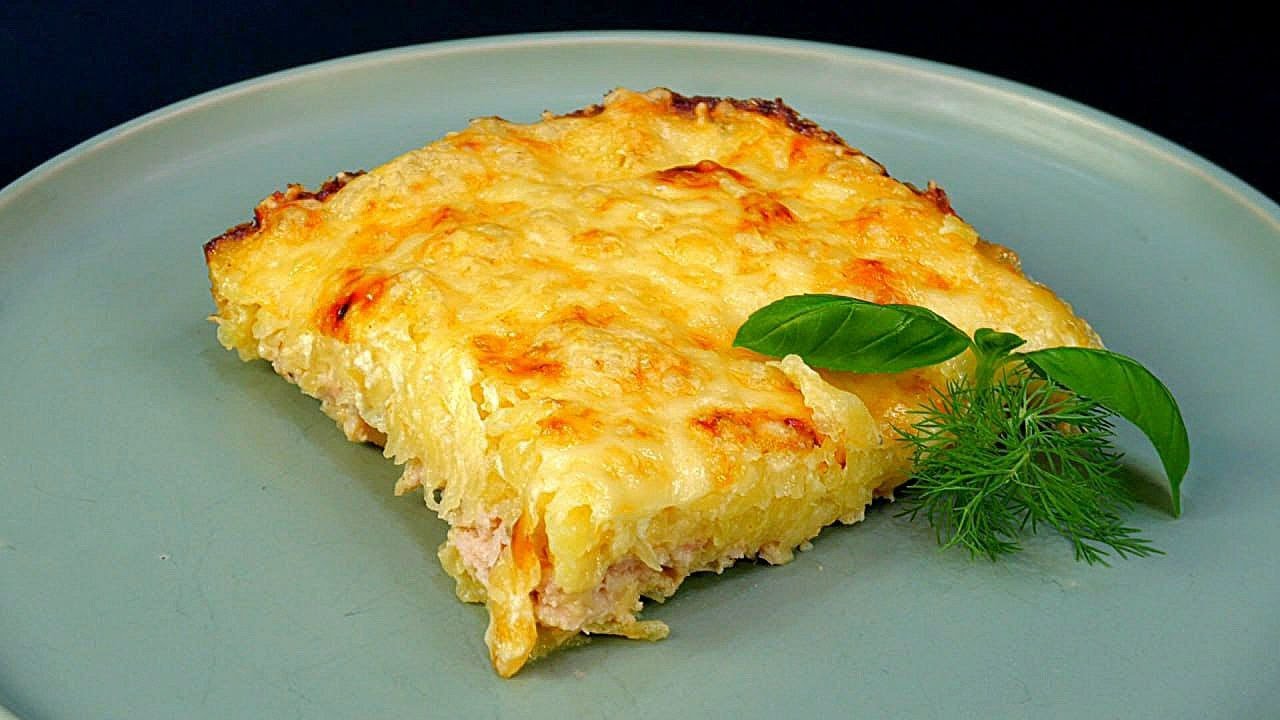 Perunagratiinia, jossa on purjoa ja juustoa