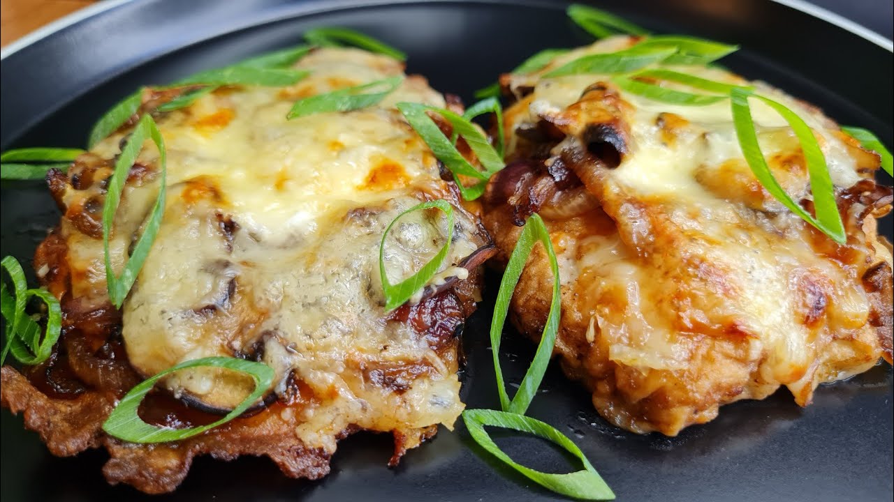 Illalliseksi valmistamme flaamalaista porsaankyljystä. Ne katoavat lautasilta valon nopeudella.