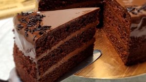 Kermainen suklaakakku