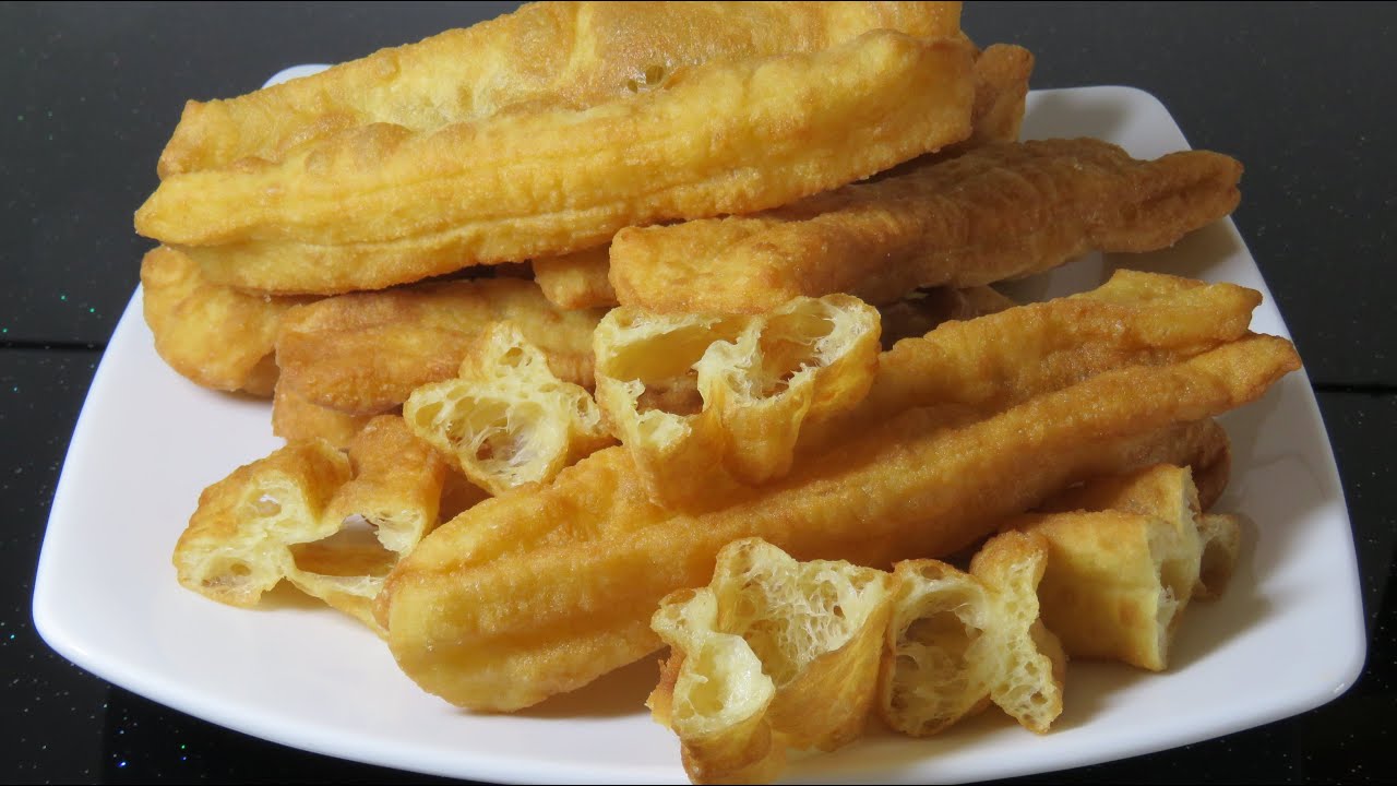 Karnevaalin aikana paistan kiinalaisia donitseja. Ne ovat uskomattoman rapeita ja erittäin kevyitä.