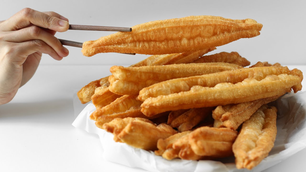 Karnevaalin aikana paistan kiinalaisia donitseja. Ne ovat uskomattoman rapeita ja erittäin kevyitä.