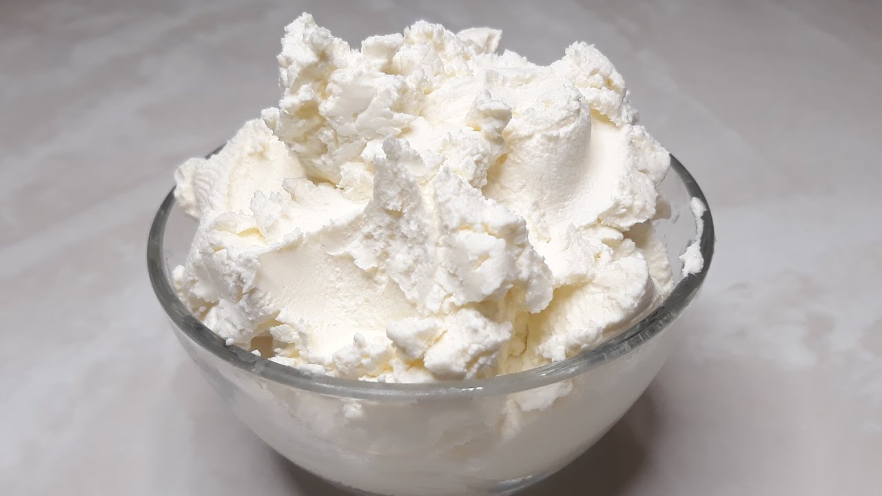Kotitekoinen kefir-kermajuusto: kolme valmistustapaa, joilla voit hyödyntää sen probioottisia ominaisuuksia.