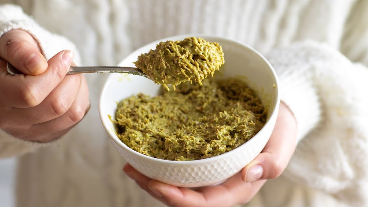 Pähkinäpuuro – kaurapuuroa pähkinävoilla ja vadelmilla.