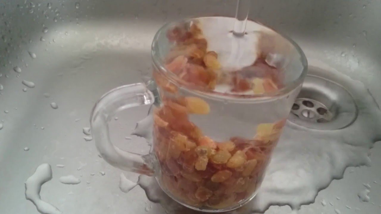 Olet aina pessyt ja liottanut kuivattuja hedelmiä väärin: näin puhdistat ne oikein rikkidioksidista ja glyseriinistä – 2 tapaa