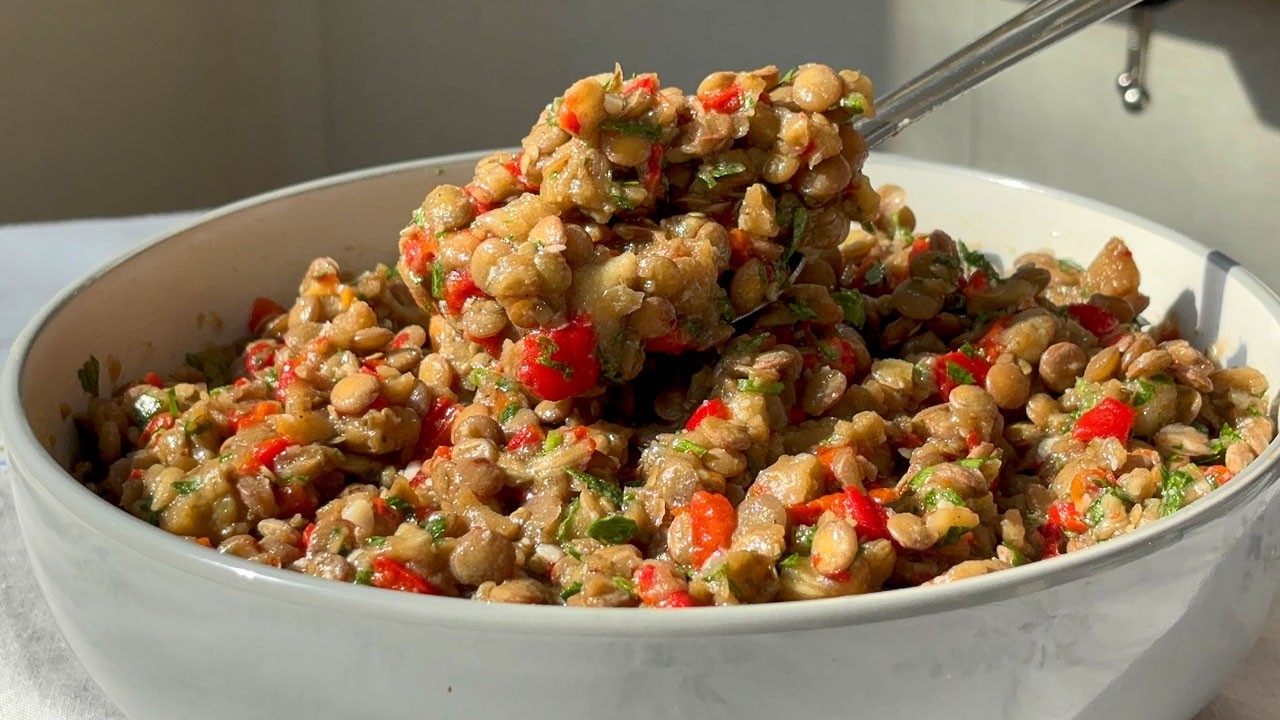 Aivan kuten isoäitisi olisi valmistanut: perinteisin resepti linsseistä ja vihanneksista.