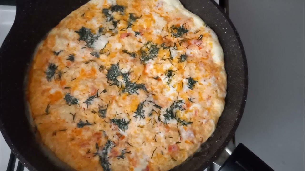 Keittiöasiantuntija: ”Parhaat pannut omeletin valmistukseen ovat valurautaiset, mutta on myös muita hyviä vaihtoehtoja.”