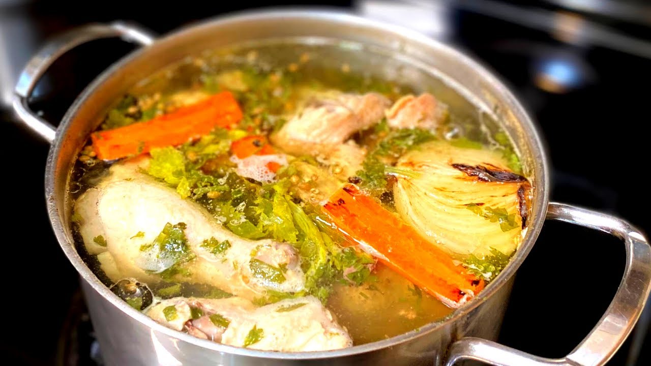 Halpa, maukas ja lämmittävä: viisi salaisuutta täydellisen kanaliemen valmistamiseen.