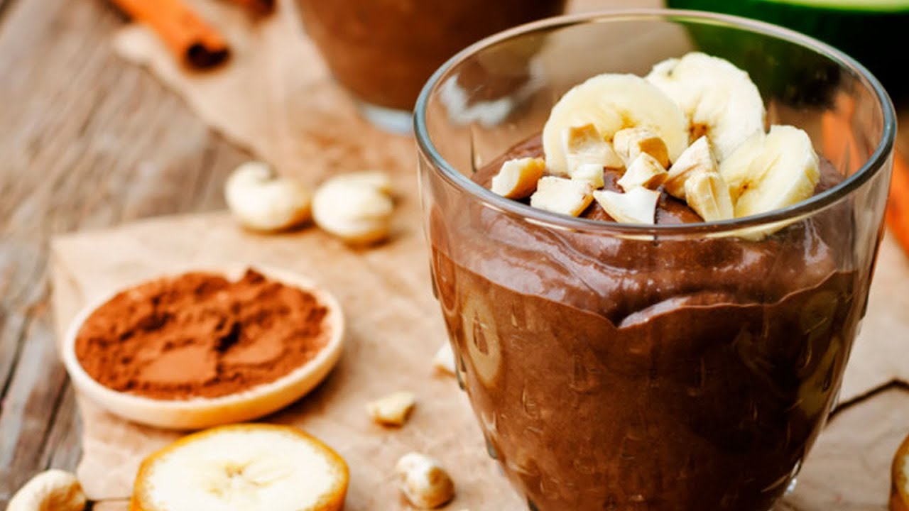 Tämä kahden ainesosan suklaakakku muistuttaa konsistenssiltaan moussea. Valmistus kestää vain 10 minuuttia, minkä jälkeen kakku voidaan laittaa heti jääkaappiin.