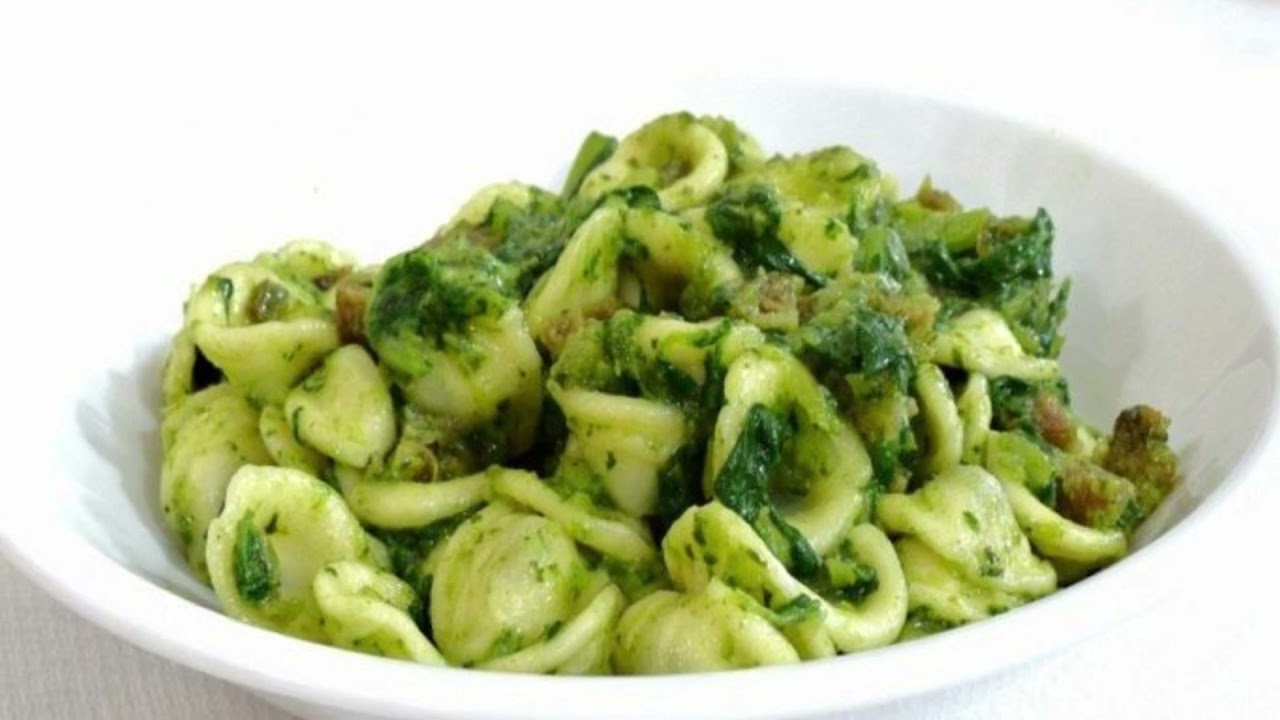 Reseptit, joissa käytetään kaalinlehtiä: yksinkertaisia ja perinteisiä ruokia.