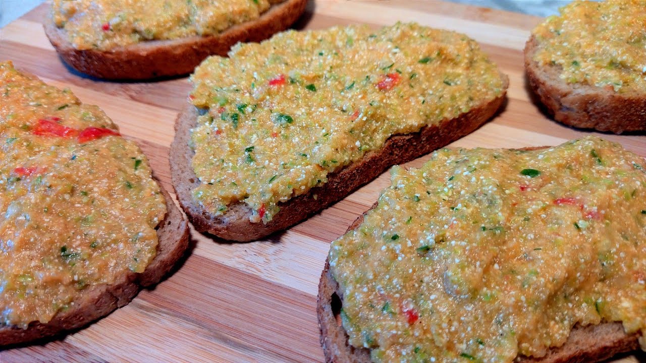 Tämä tahna on niin herkullista, että et tarvitse edes leipää. Avaa purkki, ota kolme ainesosaa ja vähän mausteita.