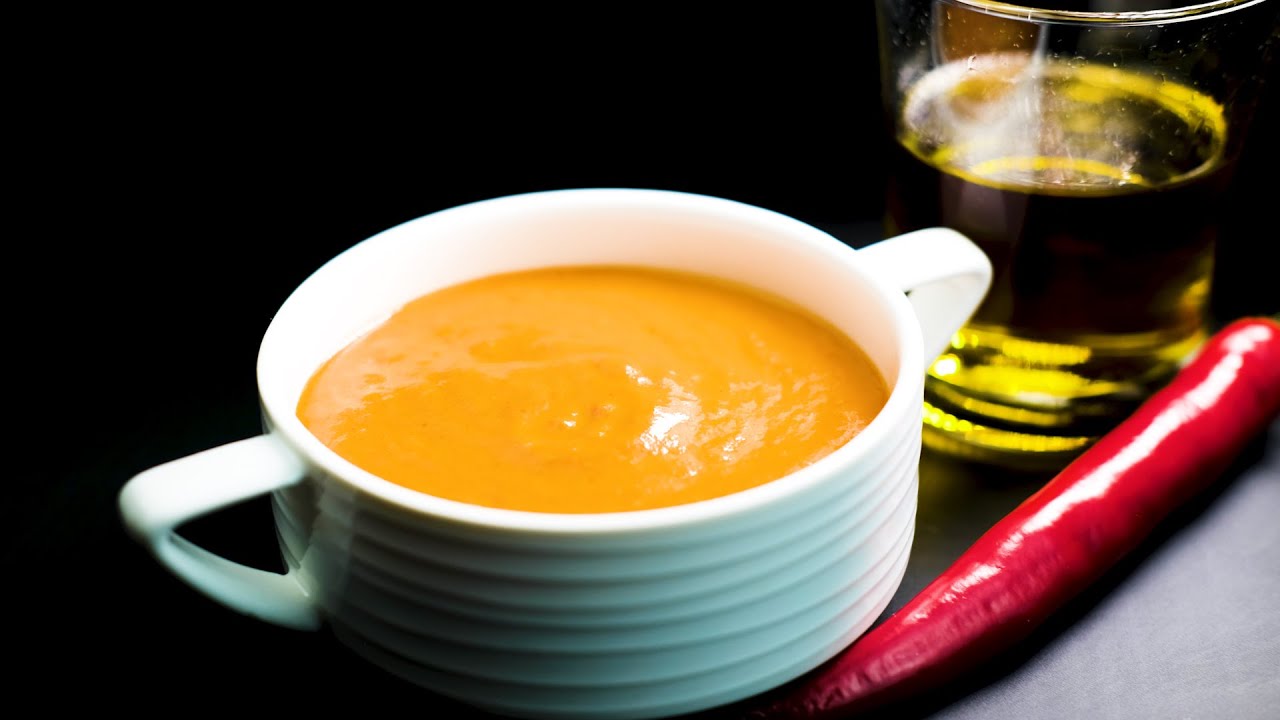 Espanjalainen kastike, tomaattikastike tai porkkanakastike: kolme täydellistä lisuketta lihapullille.