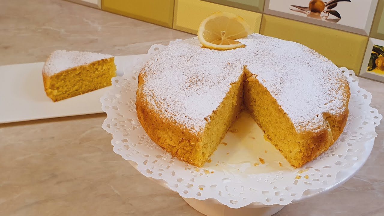 Hyödyllinen sitruunakakku: kermainen ja kevyt, täydellinen hemmotteluun ilman syyllisyyttä.