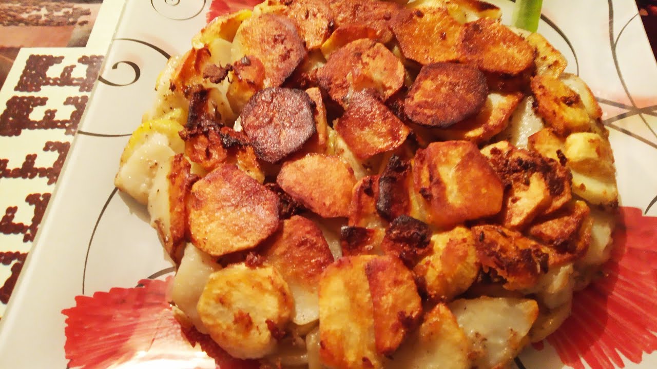 Levitän sitä perunoiden päälle. Mikään muu ainesosa ei tekisi niistä rapeampia.