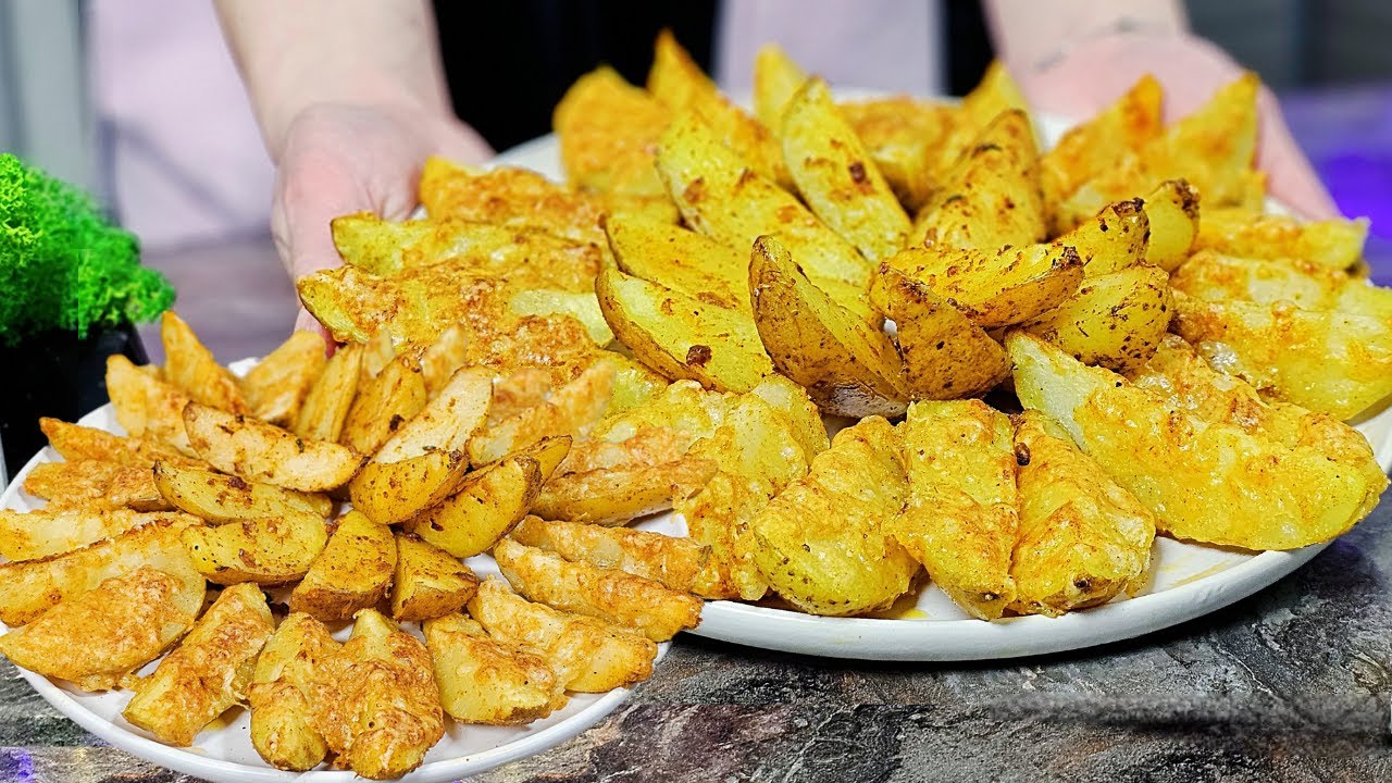 Levitän sitä perunoiden päälle. Mikään muu ainesosa ei tekisi niistä rapeampia.