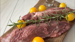 Tämä liha on vähärasvaisempaa ja terveellisempää kuin sianliha. Se sisältää runsaasti rautaa ja proteiinia, mutta se on marinoitava.