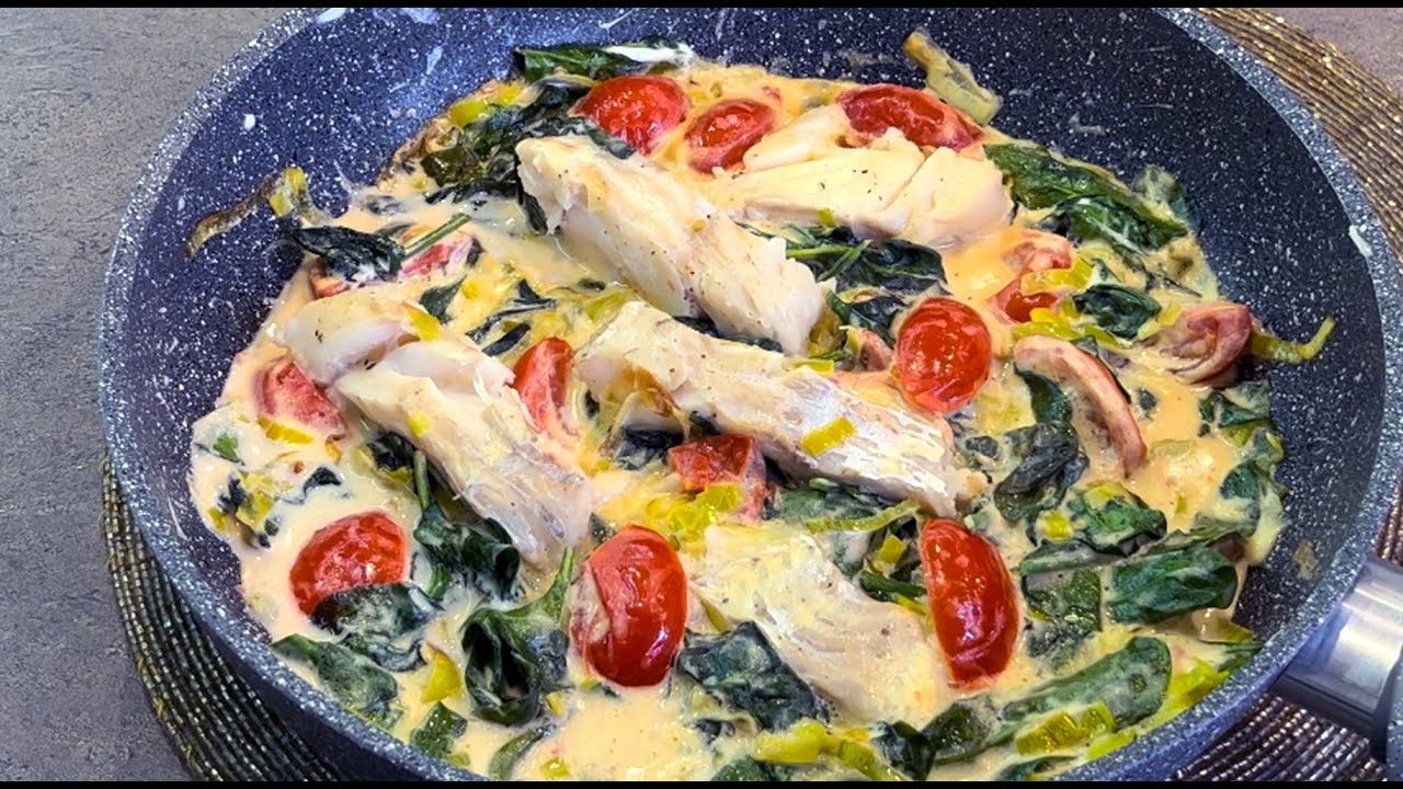 Paistettu pinaatti, turska ja kuivatut hedelmät: todella omaperäinen ja terveellinen mille-feuille.