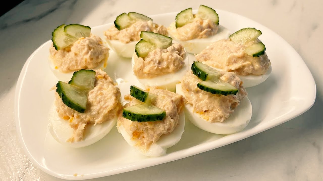 ”Parhaat täytetyt munat valmistetaan 180 grammasta tonnikalaa ja 150 grammasta majoneesia.”